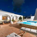 073 Villa Nerja